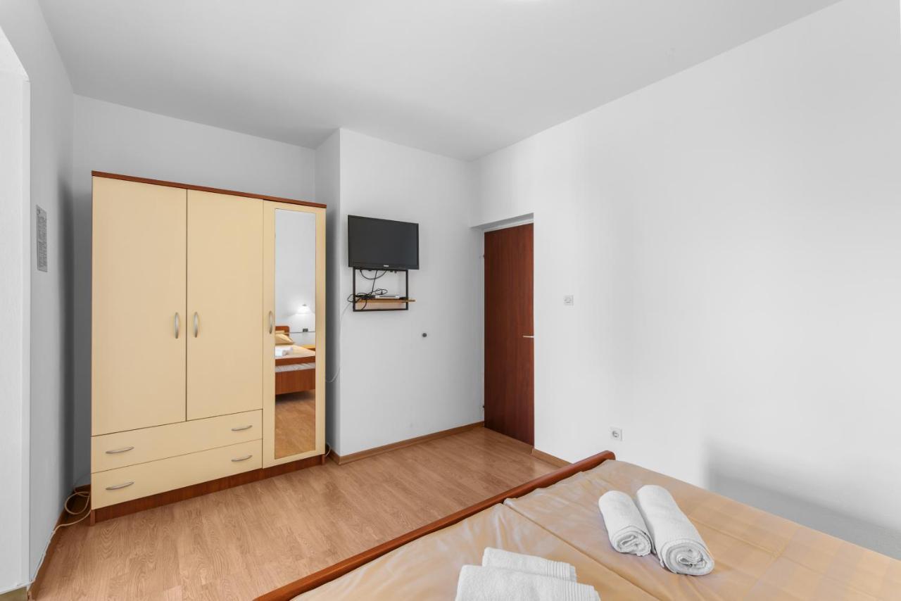 Apartments Villa Falcon Фунтана Экстерьер фото