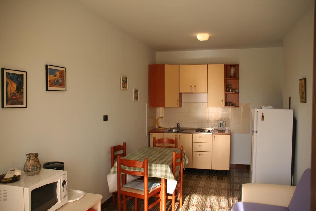 Apartments Villa Falcon Фунтана Экстерьер фото